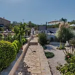 House Camellia With Fenced Pool And Playground Vakantiehuis