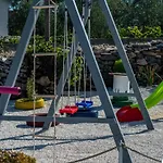 House Camellia With Fenced Pool And Playground Vakantiehuis