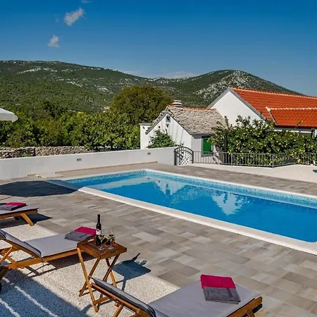 House Camellia With Fenced Pool And Playground