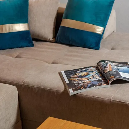 House Camellia With Fenced Pool And Playground * Blizna Donja