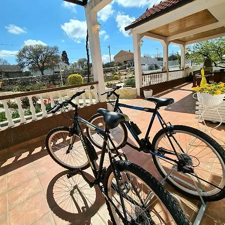 Casa vacanze House Camellia With Fenced Pool And Playground Blizna Donja