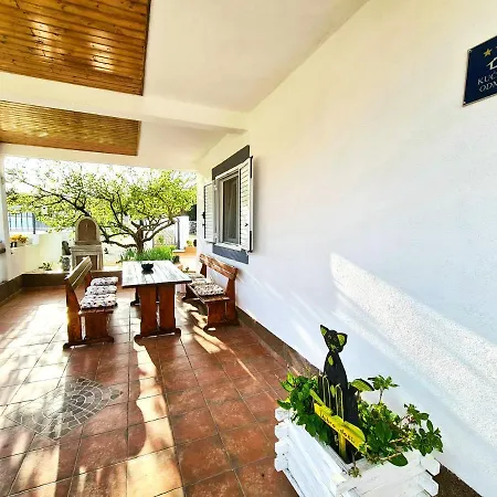 House Camellia With Fenced Pool And Playground