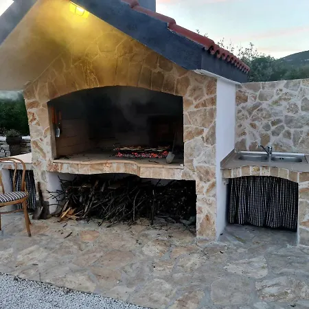 Casa vacanze House Camellia With Fenced Pool And Playground Blizna Donja
