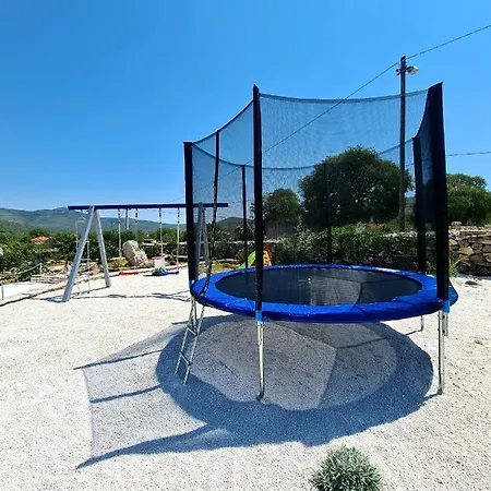 House Camellia With Fenced Pool And Playground *