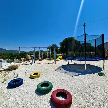 Casa vacanze House Camellia With Fenced Pool And Playground